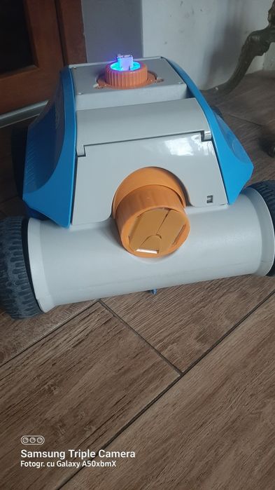 Aspirator piscină