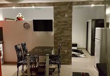 Дава се под наем Едностаен апартамент в Варна, Червен площад - 45 кв.м за 408 € - Снимка #2