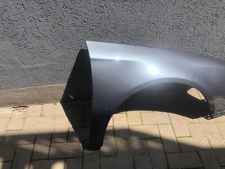 Aripa Fata Dreapta VW Passat B6 An 2005-2011 Vopsita Gri Inchis