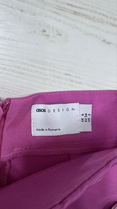 Pantaloni scurti Asos