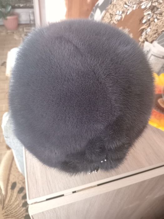 Продам шубу и шапку цена за шубу