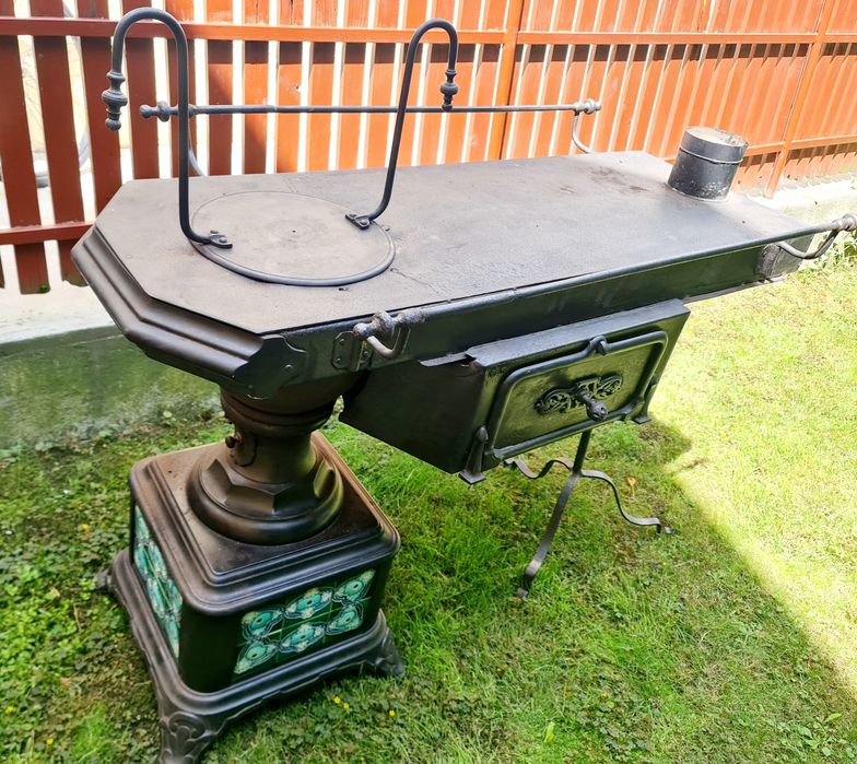 Semineu de gatit Sougland din fonta veche.l