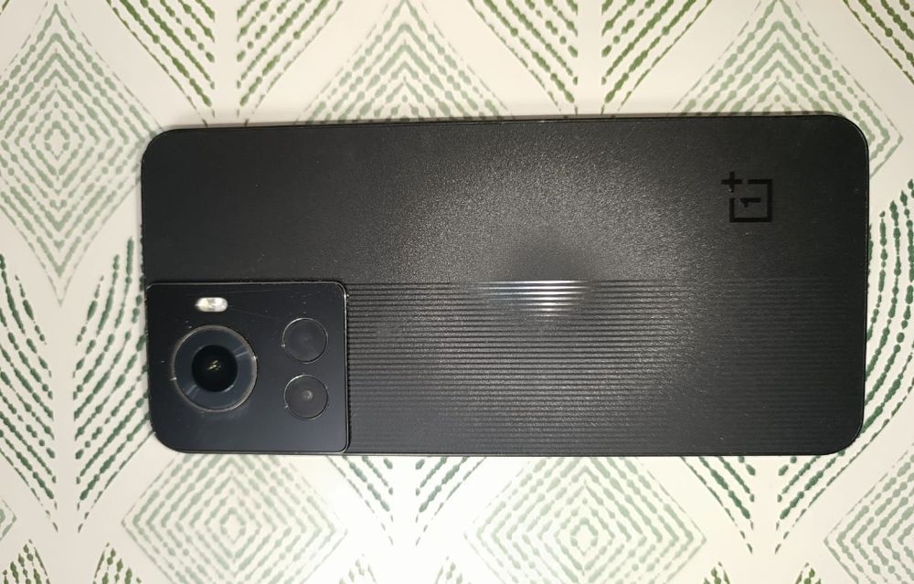 OnePlus 10r 12/256 выгорания есть