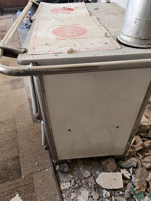 Стара готварска печка на дърва Металургия