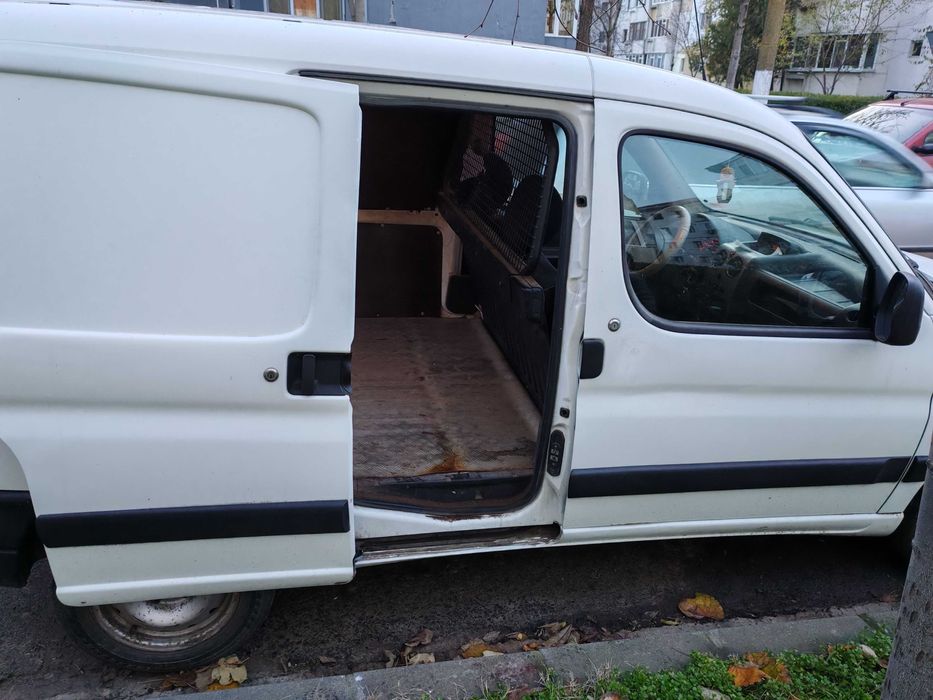 Vând Peugeot partener 2011