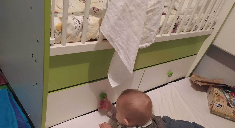 Бебешка кошара, дървено детско легло