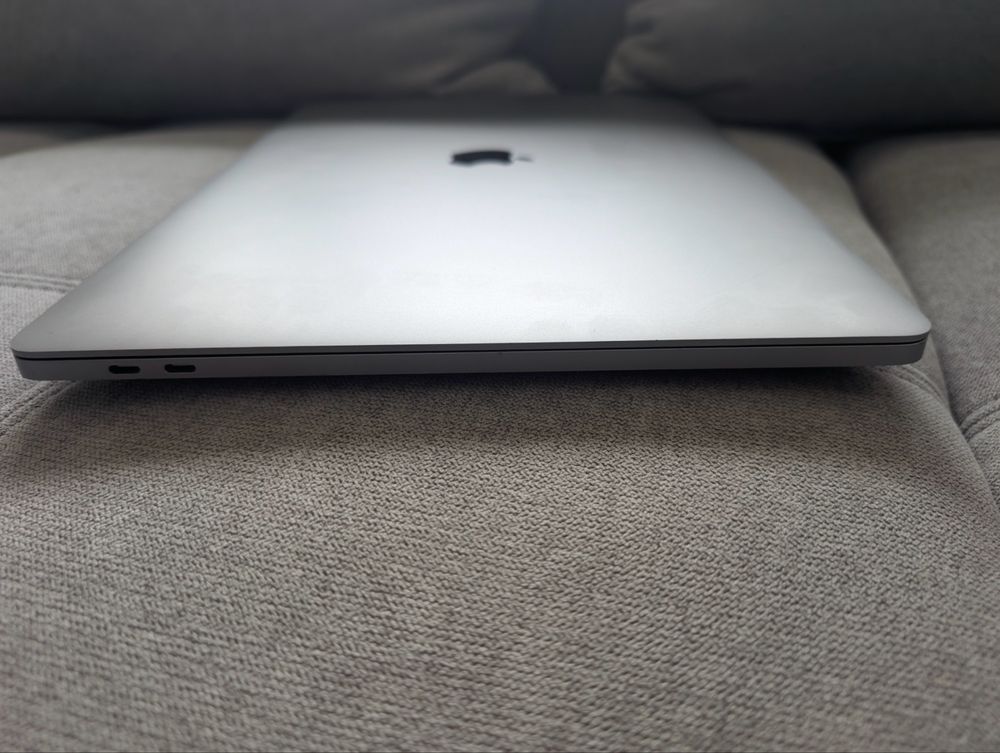 APPLE MACBOOK PRO 16 i9 64gb 1tb rx5500m 4gb