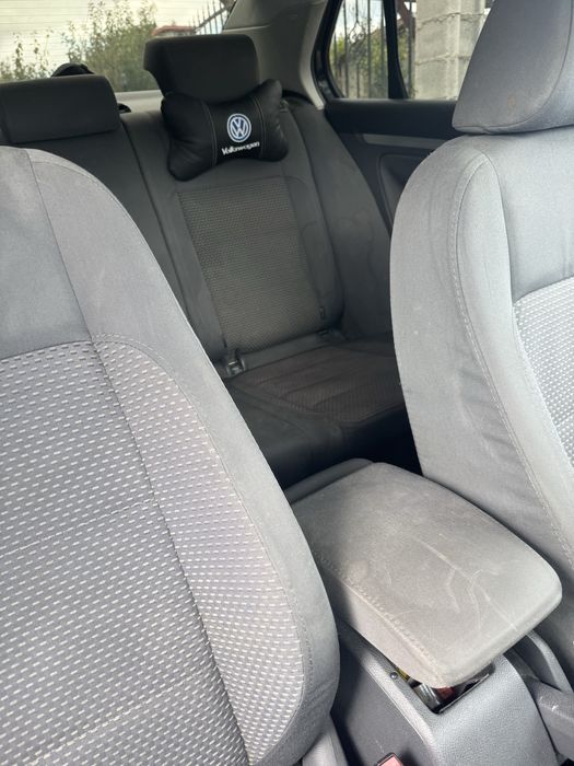 Продавам Volkswagen jetta