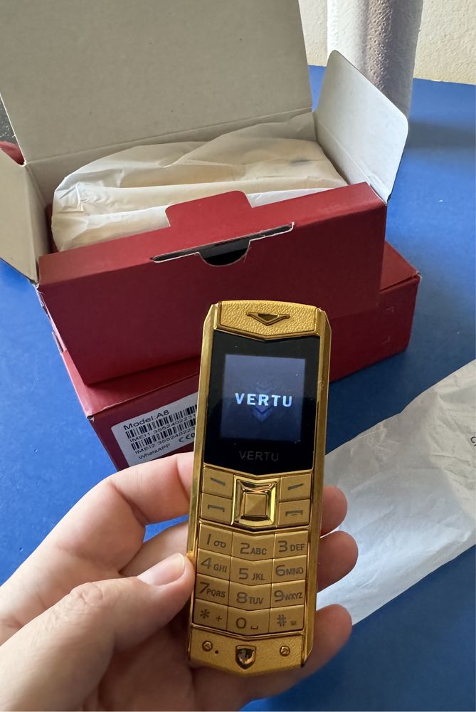 Vertu Gold full box