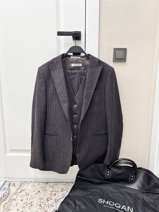 Мужской костюм SHOQAN