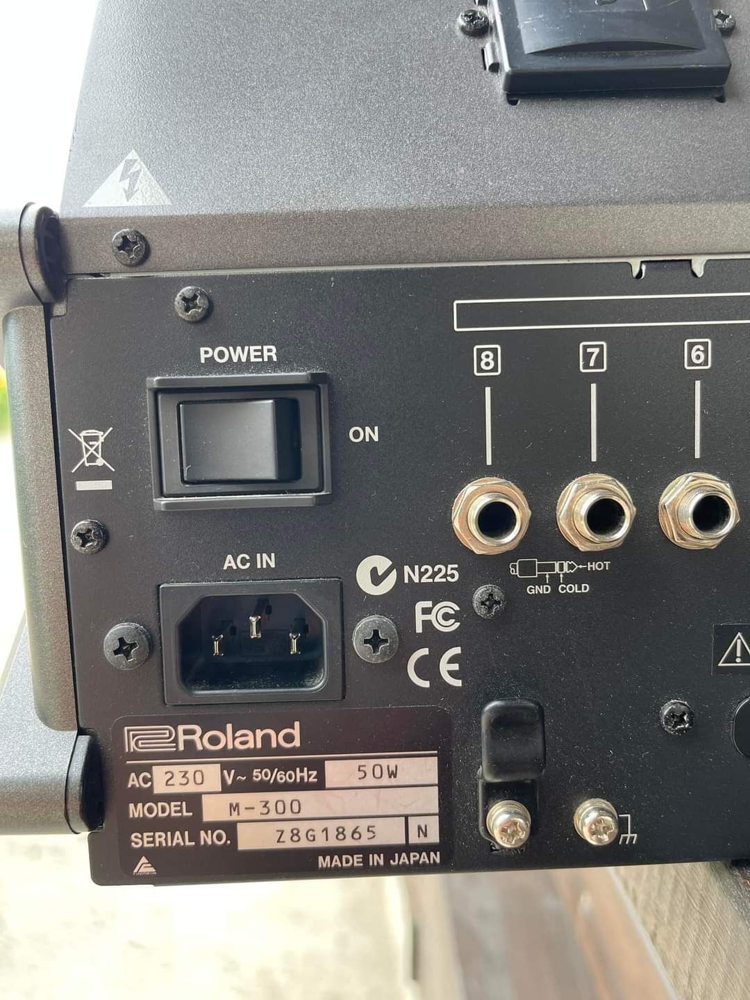 Vând mixer digital, Roland M300