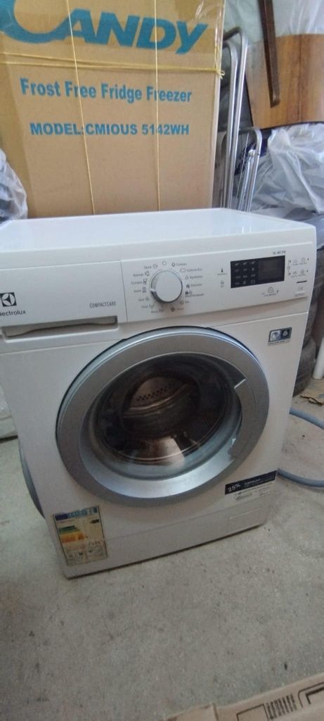 Vând mașină de spălat Electrolux 7kg perfect functionla și cuptor