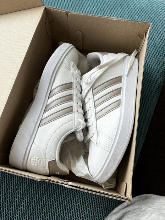 Спортни обувки Adidas - 38,5 номер