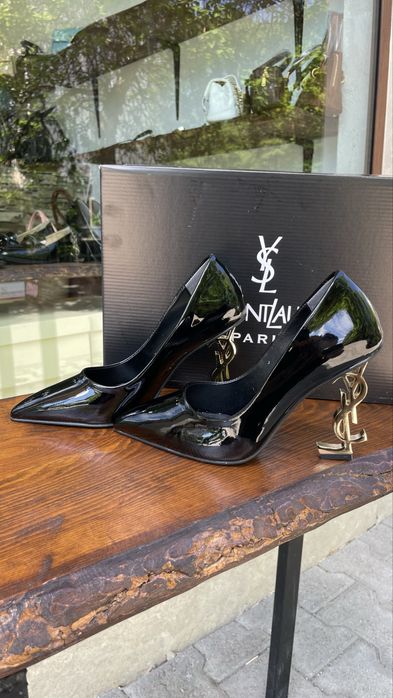 Дамски обувки YSL
