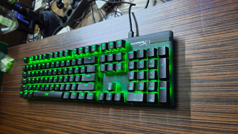 Геймърски компютър i5-12400F / RTX 3060Ti/32GB + ASUS 27" 144Hz GAMING