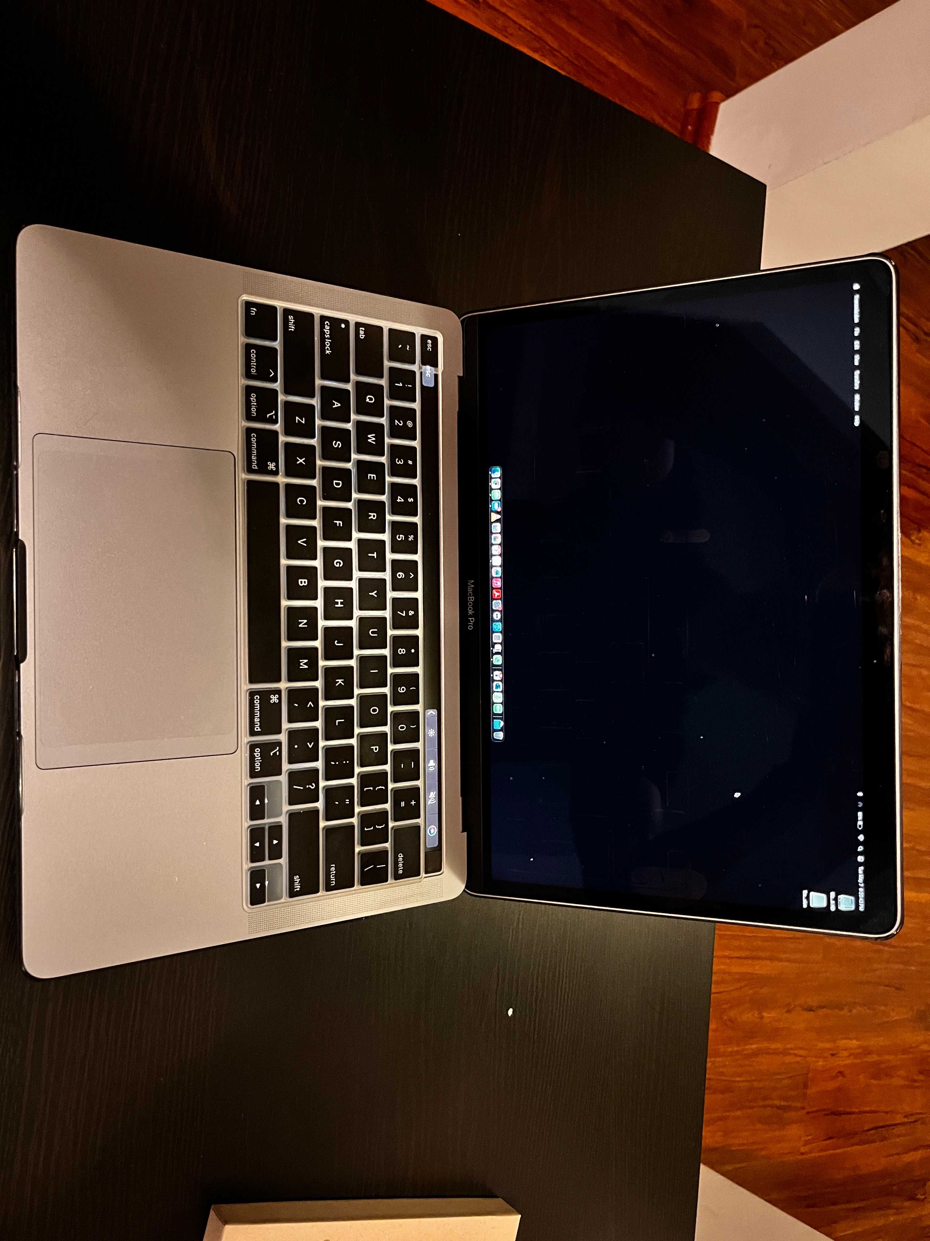 Macbook Pro 13" 2019, i7, 16gb RAM, 512gb SSD, 4 Thunderbolt 3 ports