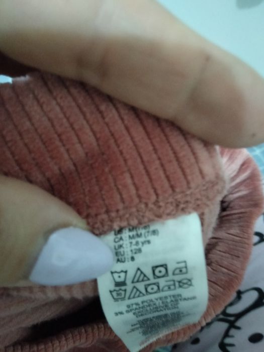 Compleu pantaloni, tricou , vesta micuță