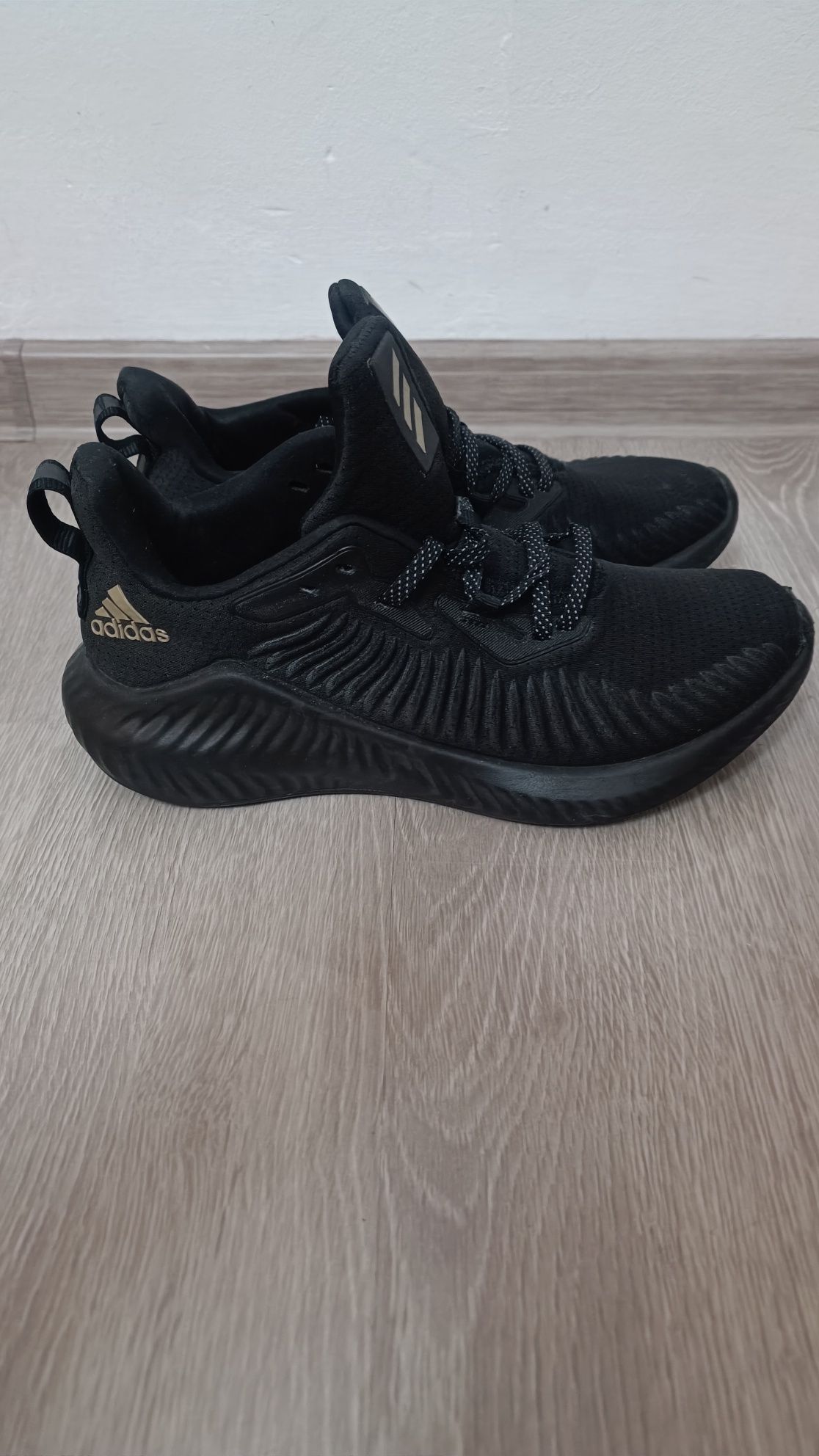 Vand Adidas alphabounce, marimea 38 2/3