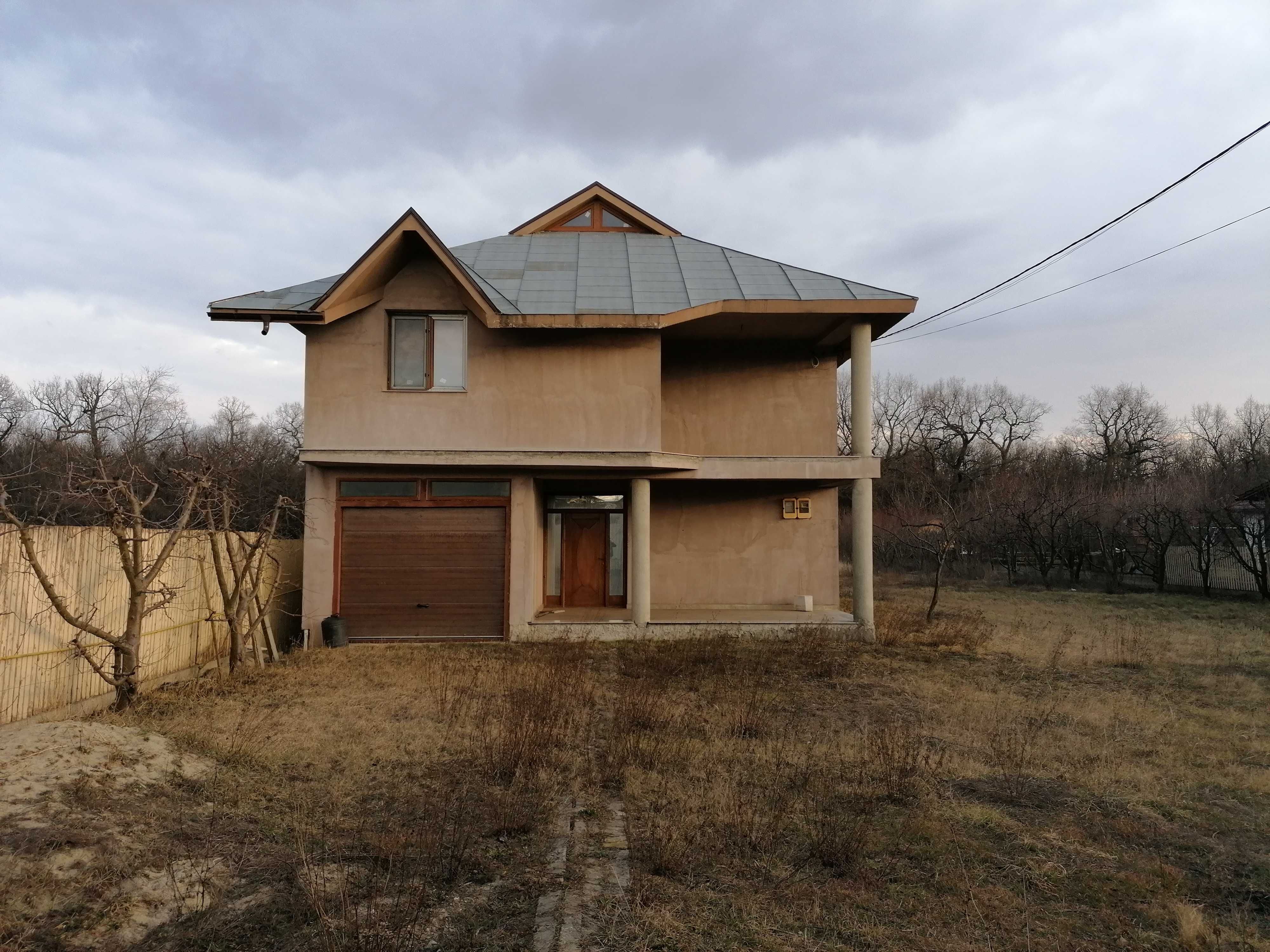 Casa 6 cam de 340 mp utili, teren 1000 mp Focsani Nord, Crang Petresti