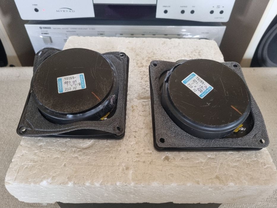 Set Difuzoare Medii Grundig. 7 ohms, 40 watts, 11x11 cm. Impecabile