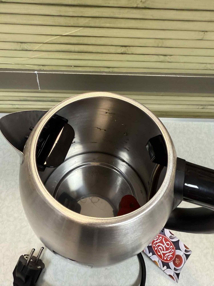 Електрическа кана Russell Hobbs