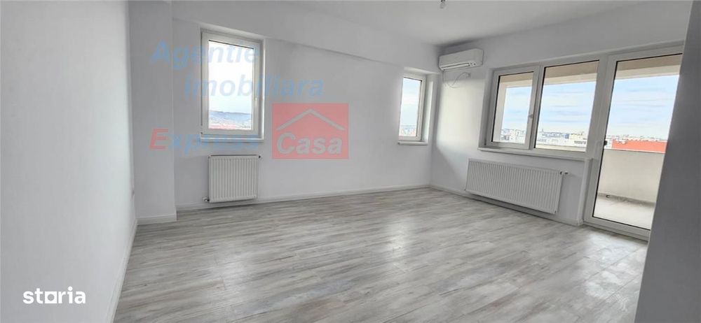 Apartament de vanzare, 3 camere, Semicentral (700 m de Podu Ros)