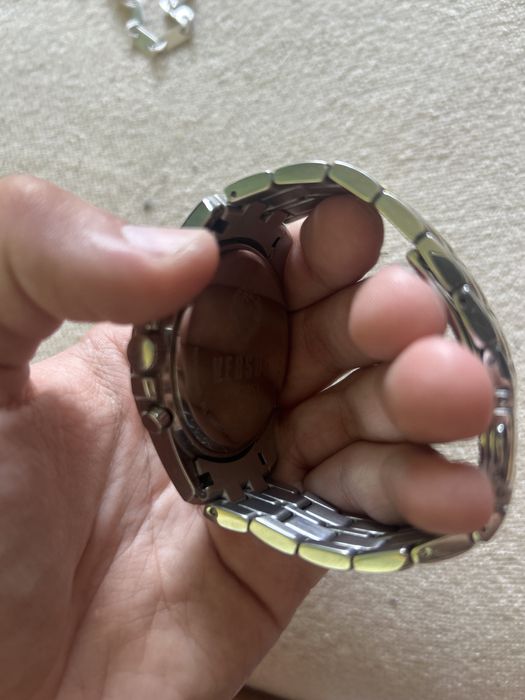 Ceas versace versus nou