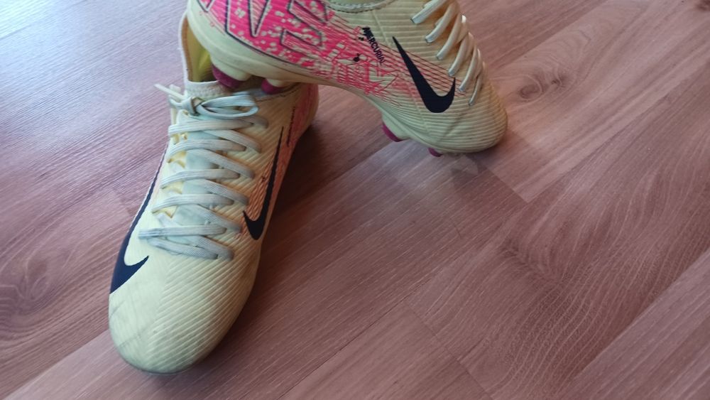 Найк калеври -размер 35 1/2-КМ