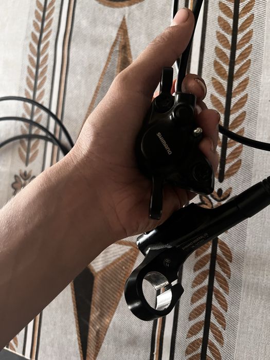 Продава предна и задна спирачка за колело SHIMANO