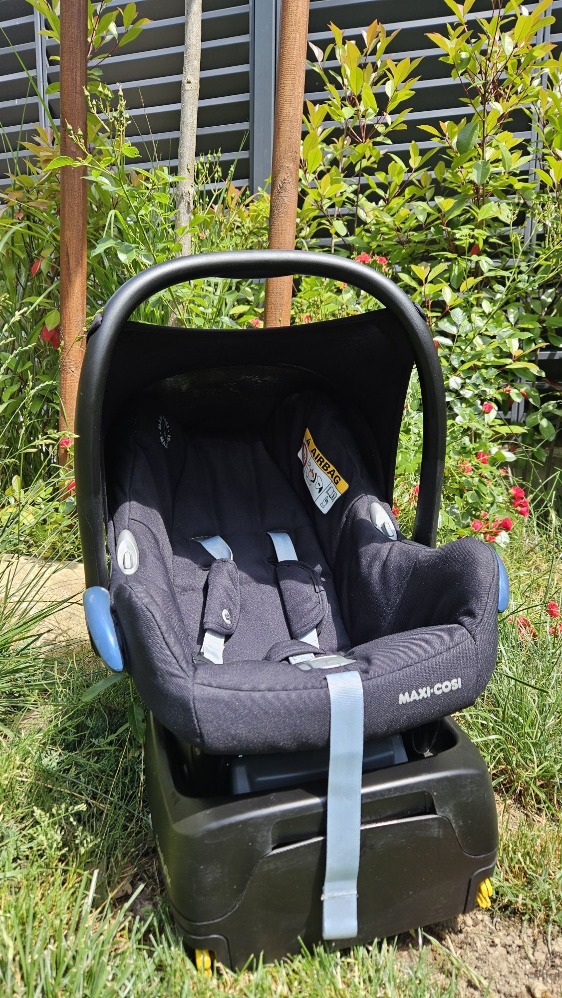 Maxi cosy стол седалка за кола и Isofix Family fix