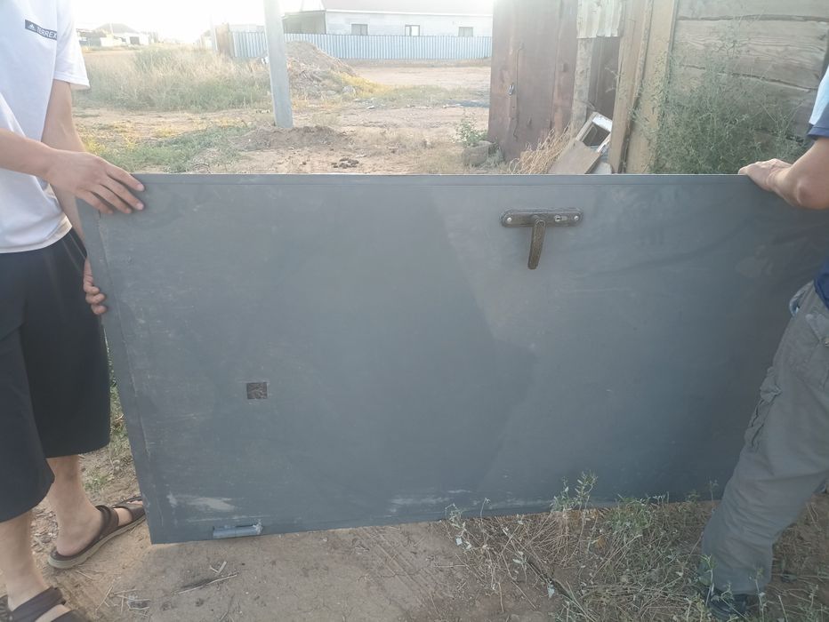 Продам железный дверь