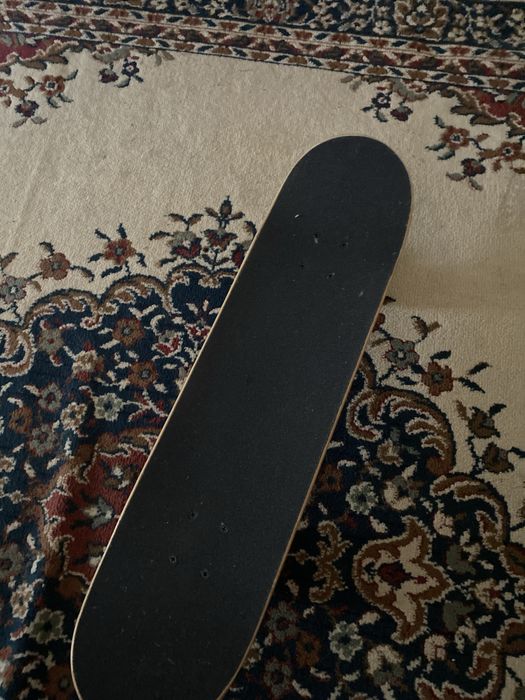 Skateboard aproape nou nout