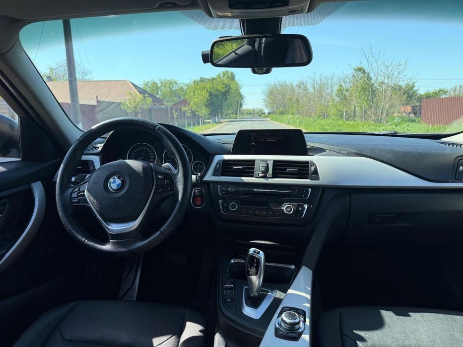 Bmw F30 sport line 2013 2.0d