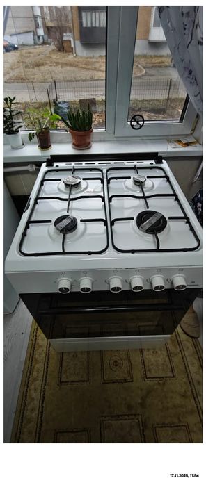 Продам газовую плиту.