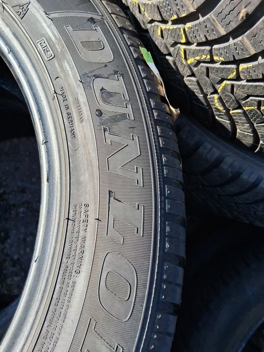 235 55 18 DUNLOP 4броя зимни