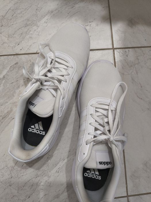 маратонки адидас