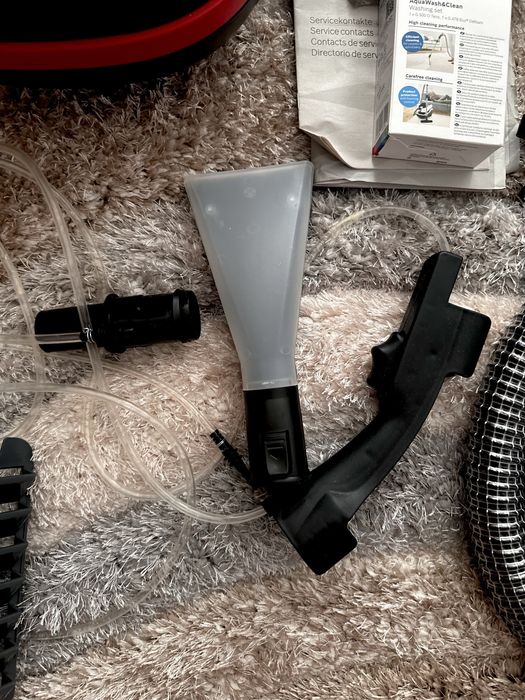 Мощна прахосмукачка BOSCH за сухо и мокро почистване с виден филтър