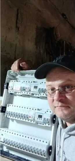 Электрик недорого: установка люстры, замена розетки и проводки!