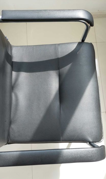 Scaun de bucatarie / birou