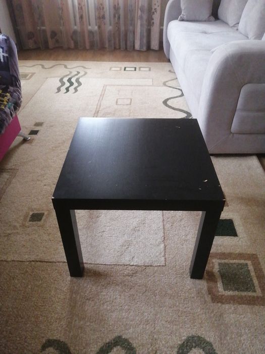 Газетный столик в хорошом састоянии