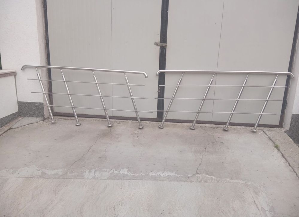 Vând balustradă din Inox aproape nouă