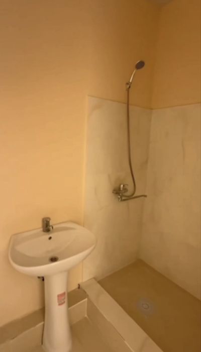 Uchtepa tumani Beshqurgon maxallada xovli sotiladi 2,6 sotix 2 xona+1