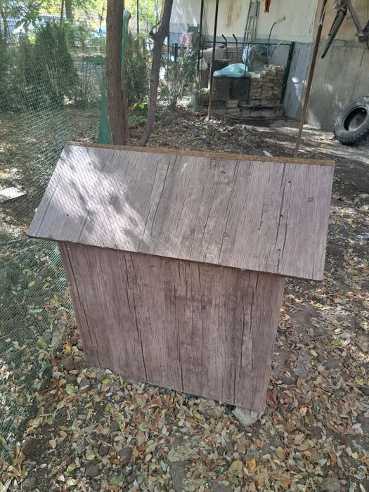 Будка - домик для собаки