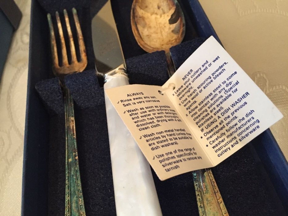 английски посребрен комплект вилица лъжица и нож / подарък