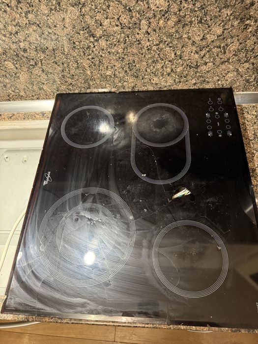 Стъклокерамичен плот котлон за вграждане (за ремонт или за части)