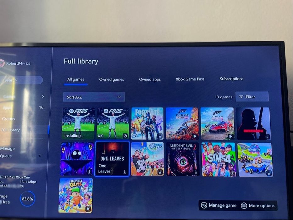 Vând xbox one cu două manete