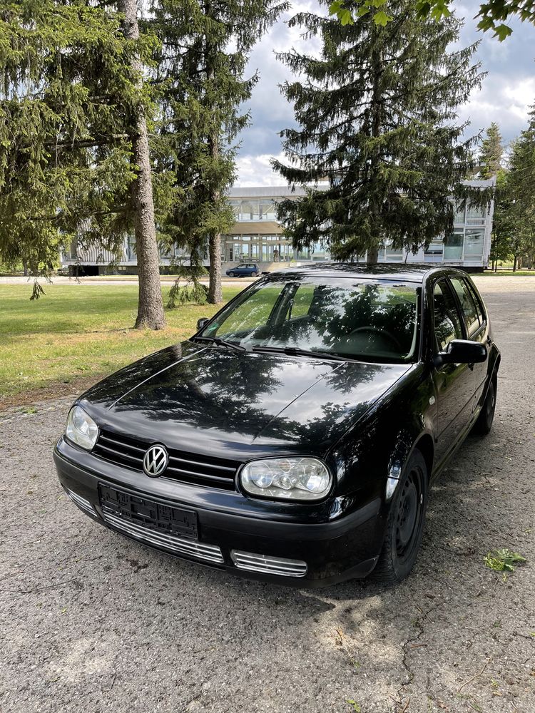 VW Golf 4 1.6 на части