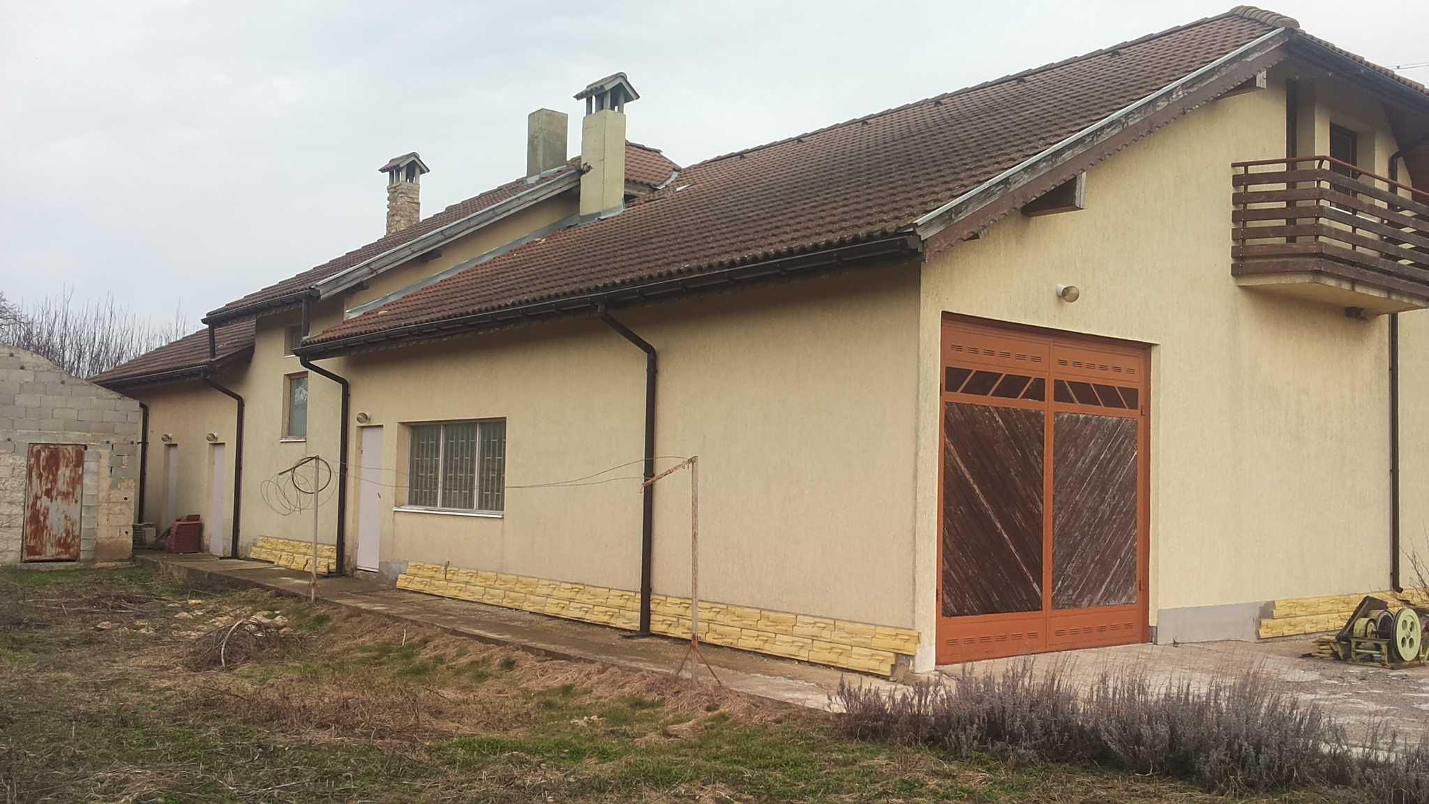 Гояма реновирана къща на 14 км от гр. Добрич в с. Методиево