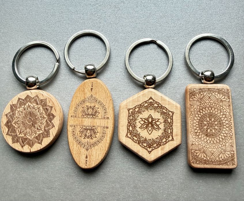 Дървени ключодържатели с детайлна лазерна гравюра