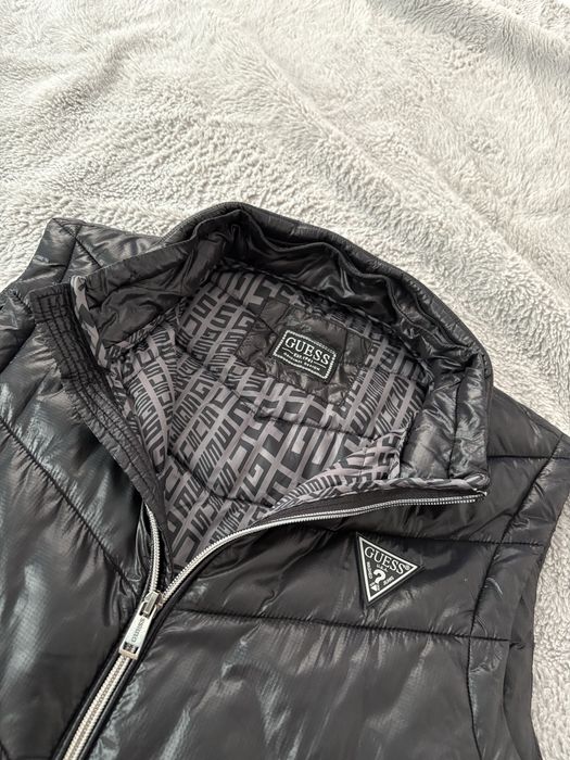 Vesta Guess neagra